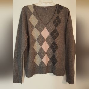Cashmere Sweater by Apt 9 size XL with Grey and Pink Argyle Pattern on the Front
